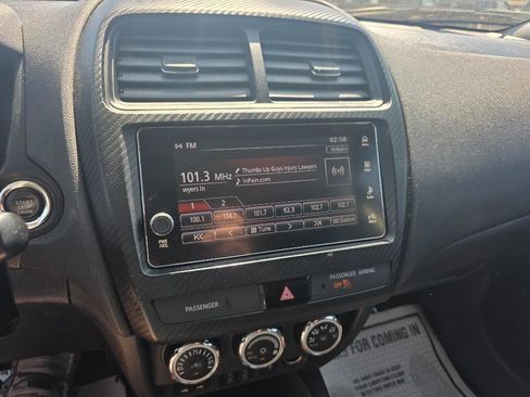 Used 2019 Mitsubishi Outlander Sport SE image 16