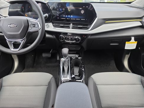 New 2026 Chevrolet Trax LT w/ Sunroof Package FWD image 19