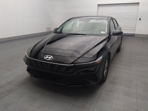 Used 2025 Hyundai Elantra SE FWD image 15