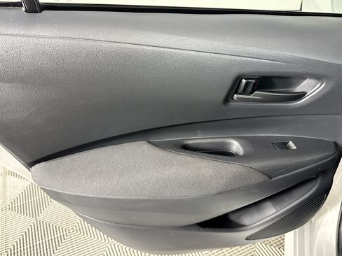 Used 2025 Toyota Corolla LE FWD image 23