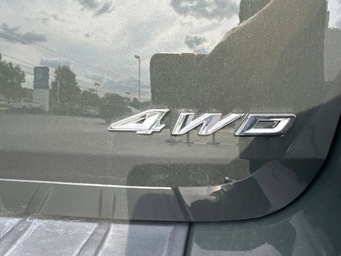 Used 2023 Ford Explorer Limited w/ Equipment Group 301A AWD/4WD image 3