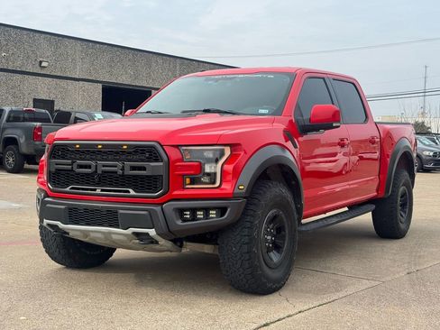 Used 2018 Ford F150 Raptor w/ Equipment Group 802A Luxury image 3