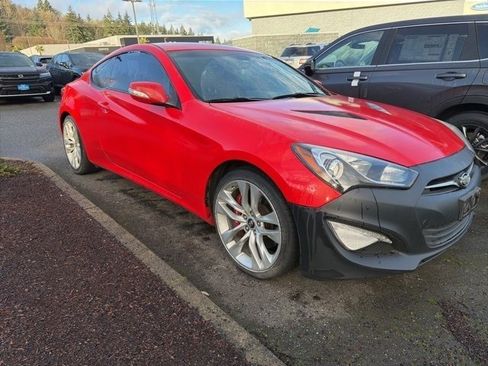 Used 2015 Hyundai Genesis 3.8 image 3