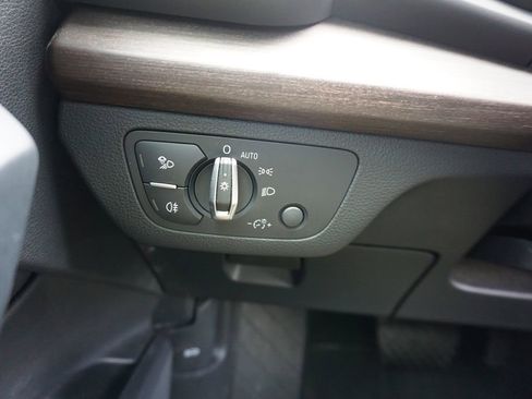 Used 2023 Audi Q5 2.0T Premium w/ Convenience Package AWD/4WD image 5