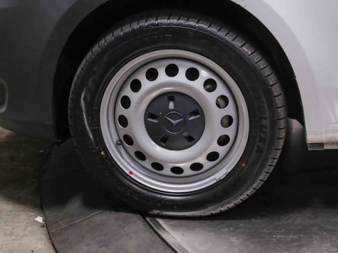 Used 2022 Mercedes-Benz Metris image 10