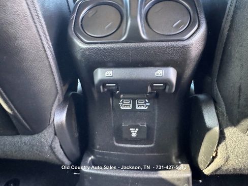 Used 2019 Jeep Wrangler Unlimited Sahara w/ Quick Order Package 24M Moab AWD/4WD image 11