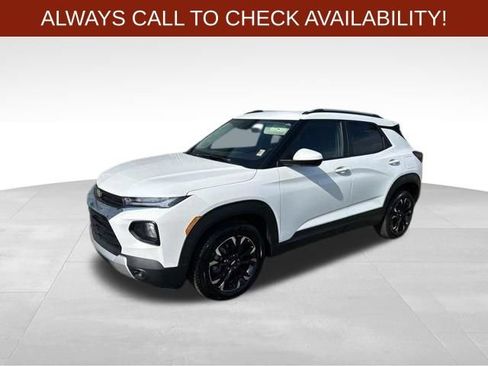 Used 2023 Chevrolet TrailBlazer LT FWD image 3