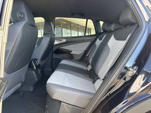 New 2025 Volkswagen ID.4 Pro image 26