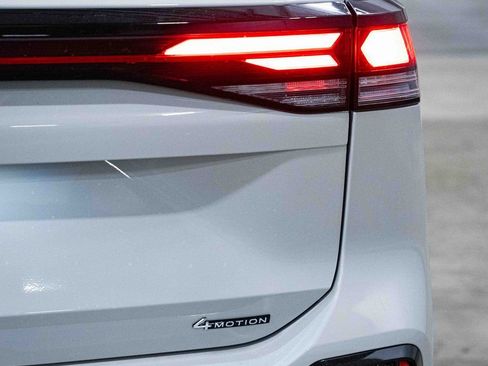 New 2026 Volkswagen Tiguan SE R-Line image 6