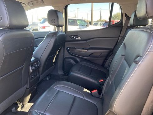 Used 2023 GMC Acadia SLT image 11