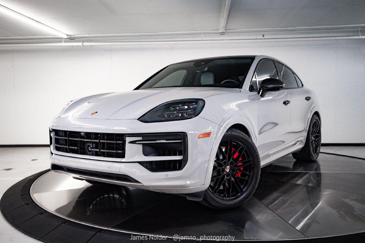 Certified 2024 Porsche Cayenne S AWD/4WD image 1