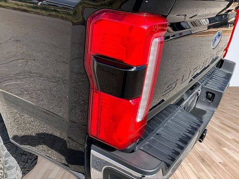 Used 2024 Ford F250 Lariat w/ Lariat Ultimate Package AWD/4WD image 30