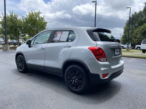 Used 2018 Chevrolet Trax LS FWD image 7