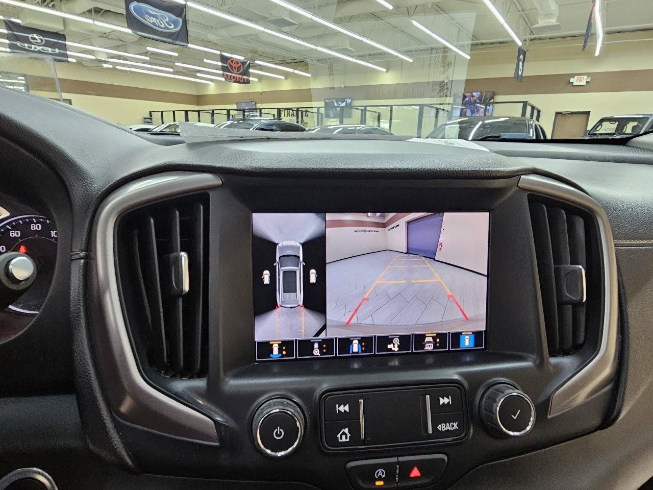 Used 2022 GMC Terrain AT4 w/ Tech Package AWD/4WD image 32