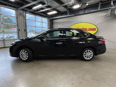 Used 2019 Nissan Sentra SV FWD image 2