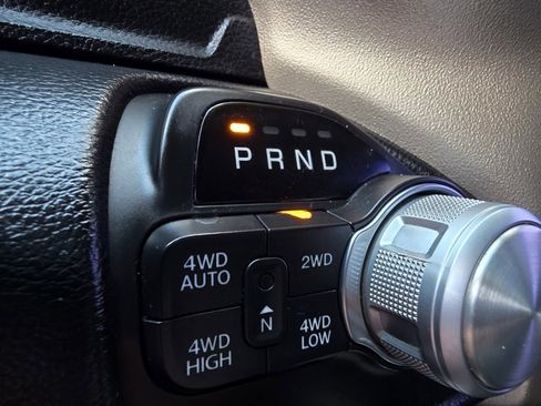 Used 2019 RAM 1500 Laramie image 14