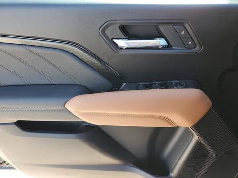 New 2026 GMC Canyon AT4 AWD/4WD image 17