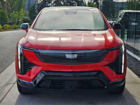 New 2026 Cadillac Optiq Sport 2 AWD/4WD image 8