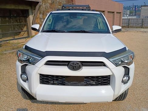 Used 2020 Toyota 4Runner SR5 Premium w/ Moonroof Package AWD/4WD image 4