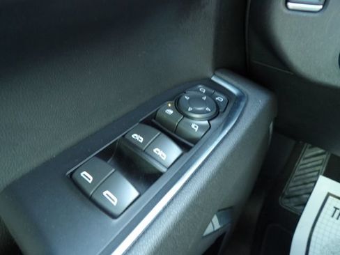 Used 2025 GMC Sierra 1500 SLT AWD/4WD image 29