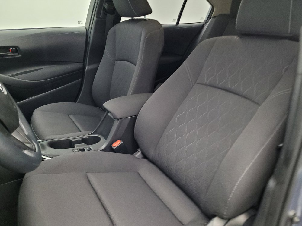 Used 2025 Toyota Corolla LE FWD image 17