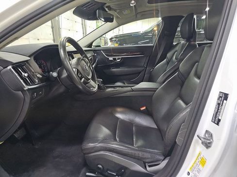 Used 2018 Volvo S90 T5 Momentum w/ Convenience Package image 5