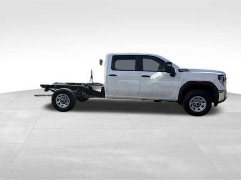 Used 2024 GMC Sierra 3500 Pro w/ Convenience Package AWD/4WD image 2