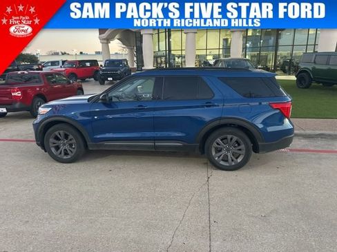 Used 2022 Ford Explorer XLT w/ Equipment Group 202A image 10
