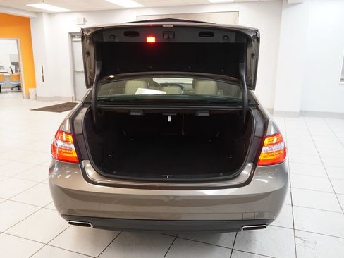 Used 2010 Mercedes-Benz E 350 Sedan image 10