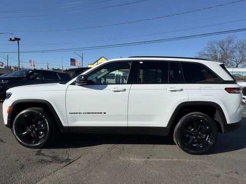 New 2026 Jeep Grand Cherokee Limited w/ Limited Altitude Package image 4