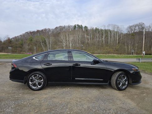 Used 2024 Honda Accord EX image 16