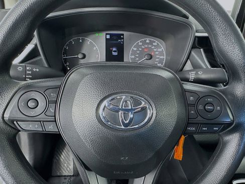 Used 2025 Toyota Corolla LE image 16