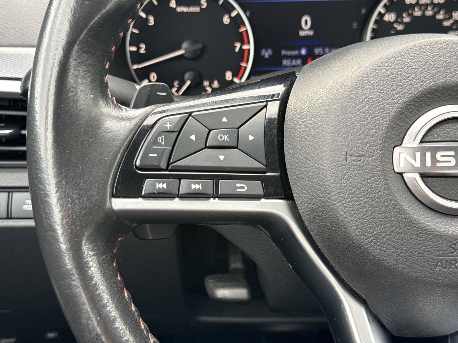 Used 2024 Nissan Altima 2.5 SR FWD image 15