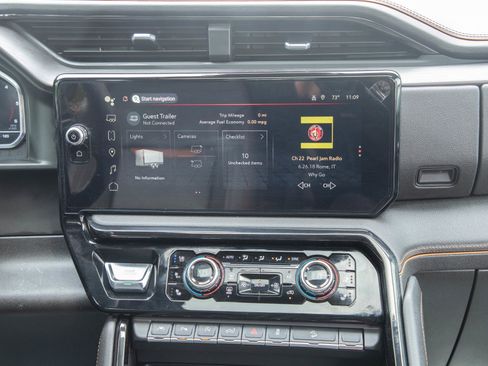 Used 2025 GMC Sierra 1500 AT4 w/ Technology Package AWD/4WD image 15