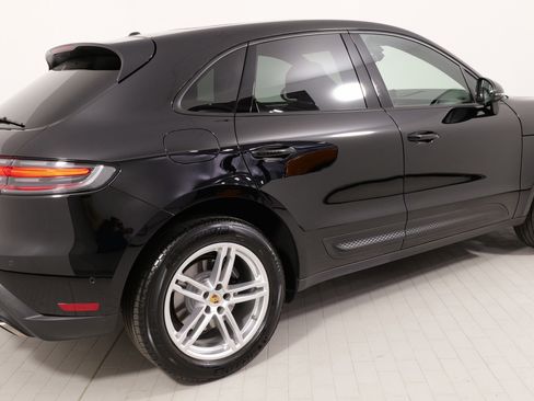 Used 2025 Porsche Macan image 11