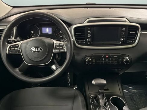 Used 2019 Kia Sorento FWD image 10