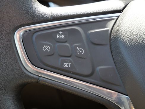 Used 2017 Chevrolet Malibu LT image 31