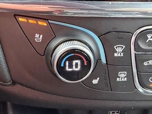 Certified 2023 Chevrolet Traverse High Country image 30