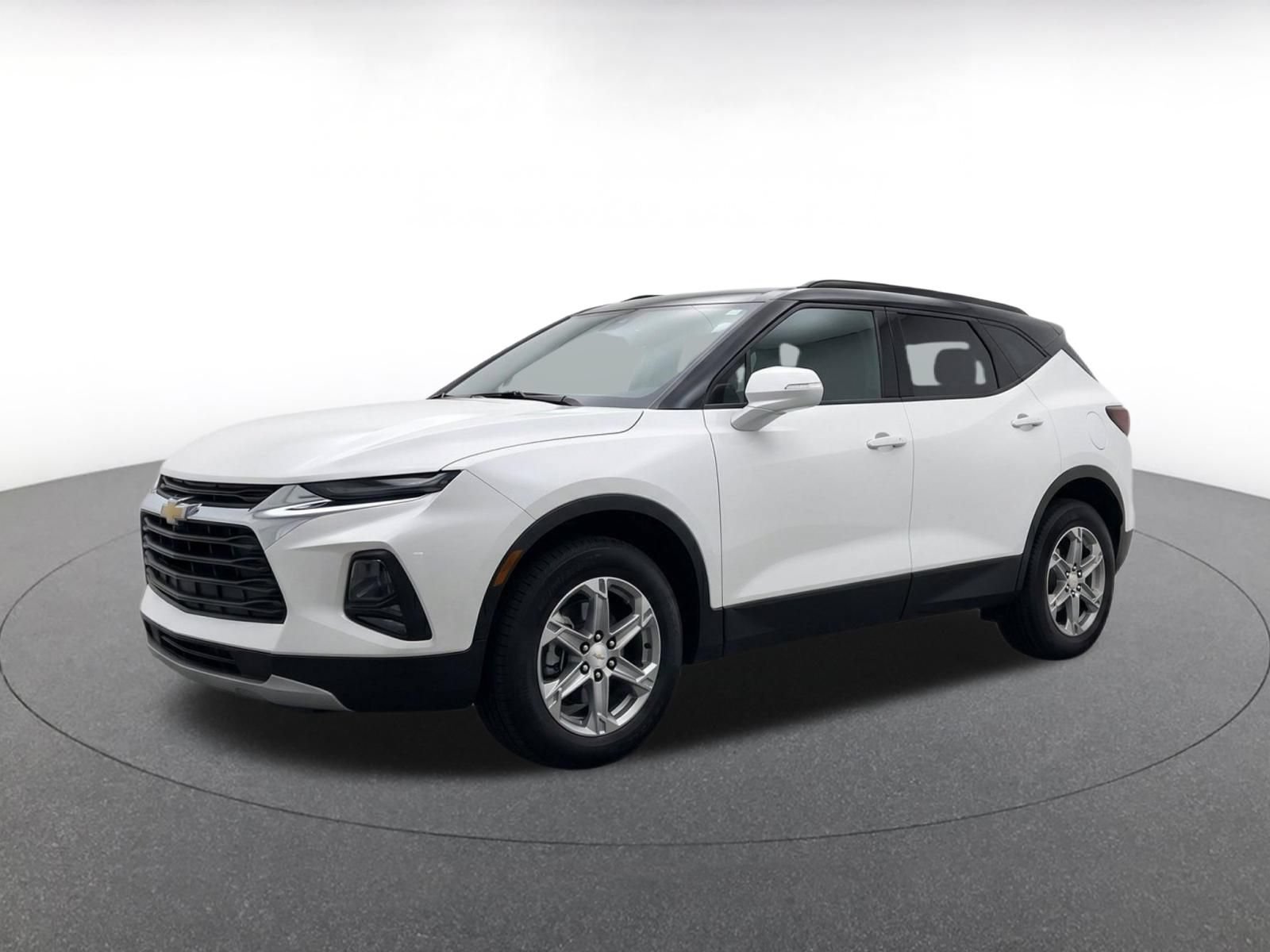 Used 2026 Chevrolet Blazer LT FWD image 3
