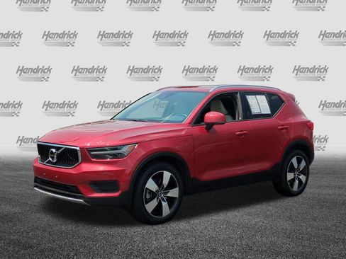 Used 2019 Volvo XC40 T4 Momentum FWD image 6