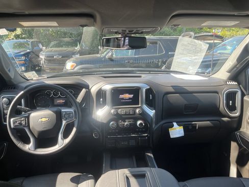 Used 2022 Chevrolet Silverado 1500 LTZ AWD/4WD image 9