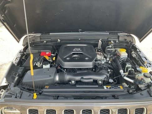 Used 2022 Jeep Wrangler Unlimited Sahara w/ LED Lighting Group image 10