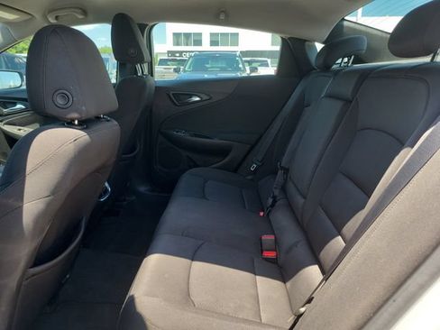 Used 2018 Chevrolet Malibu LT FWD image 10