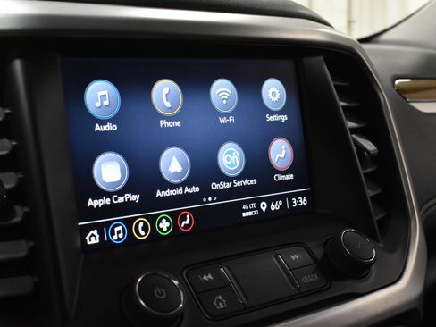 Used 2023 GMC Acadia SLE w/ Driver Convenience Package image 16