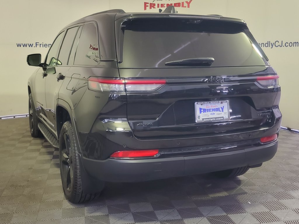 Used 2025 Jeep Grand Cherokee Limited w/ Luxury Tech Group II AWD/4WD image 4