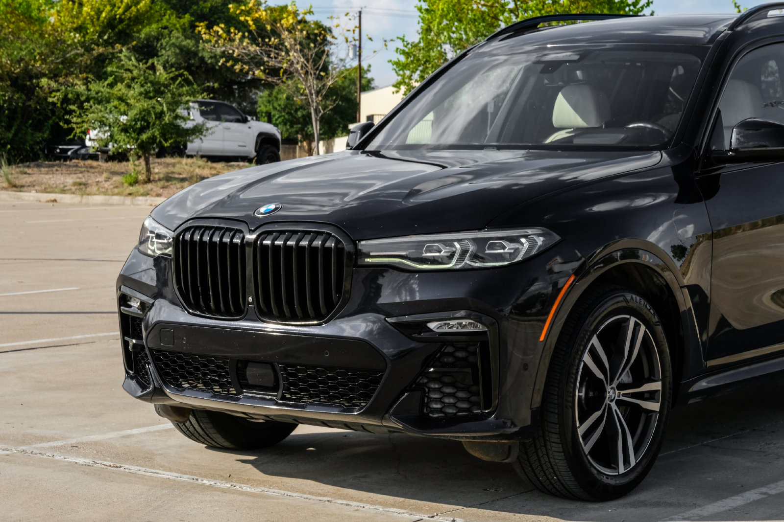 Used 2021 BMW X7 xDrive40i w/ M Sport Package AWD/4WD image 7