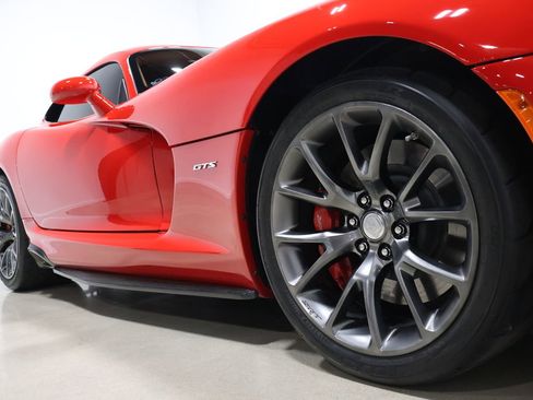 Used 2013 SRT Viper GTS w/ GTS Laguna Interior Pkg image 11