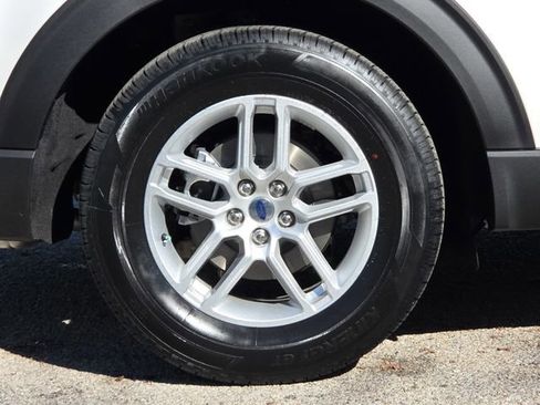 New 2026 Ford Explorer Active RWD image 9