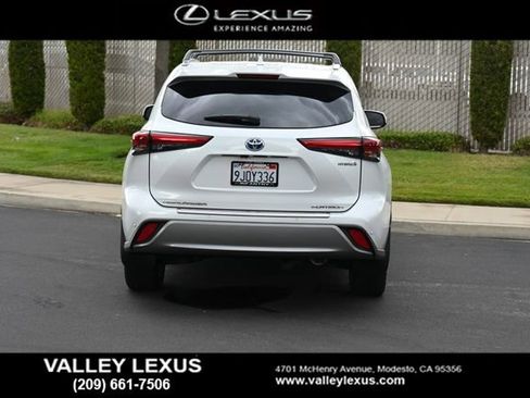 Used 2023 Toyota Highlander Platinum AWD/4WD image 5