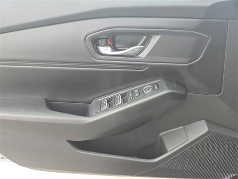 Used 2023 Honda Accord EX image 14